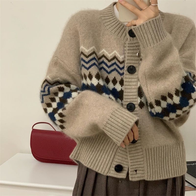 Autumn Knitted Cardigan Women's Short Jacket Jacquard Sweater Loose Outer Wear Round Neck Soft Waxy Top Trendy