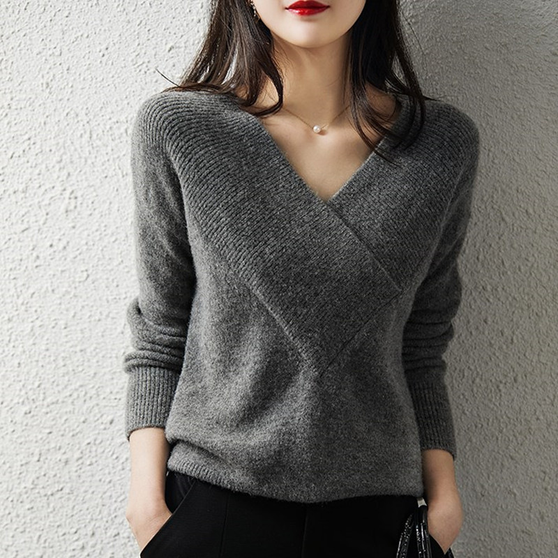 Winter Knitwear Women's V-neck Pullover Loose Slim Sweater Fashionable Sexy Base Shirt Women's Outer Wear