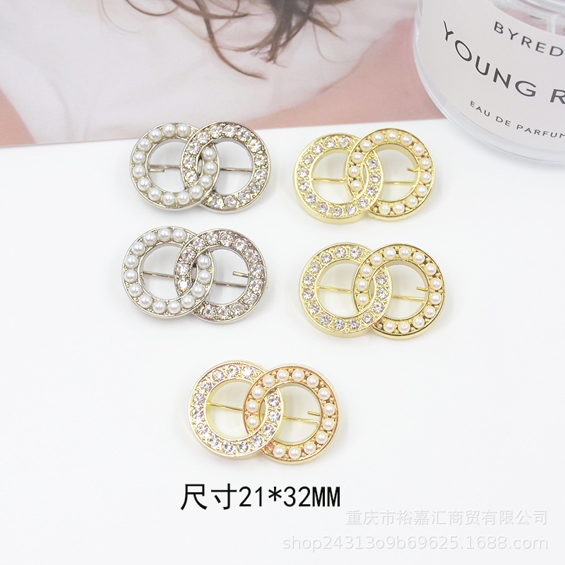 Double-ring pearl imitation drill brooch pin double C seal pearl brooch clothes shoes and hats bags decorative pins