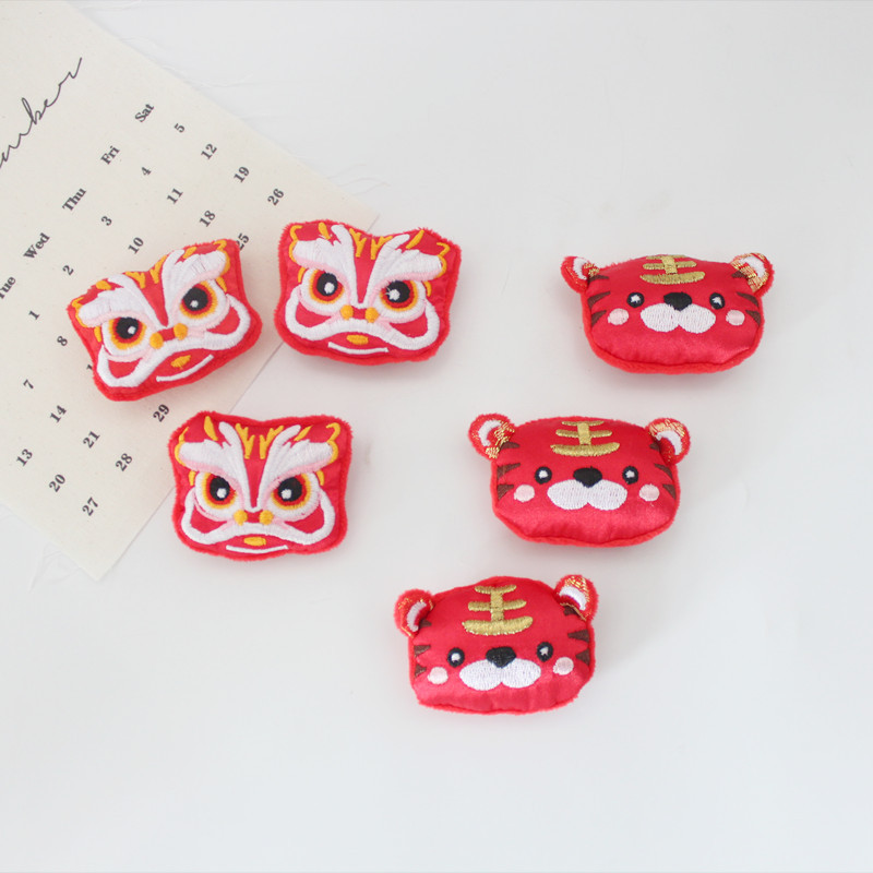 Year of the Tiger Tiger Tiger Shengwei Cartoon Plush Doll Brooch King Tiger Socks Decorative Scarf Bag Accessories Accessories
