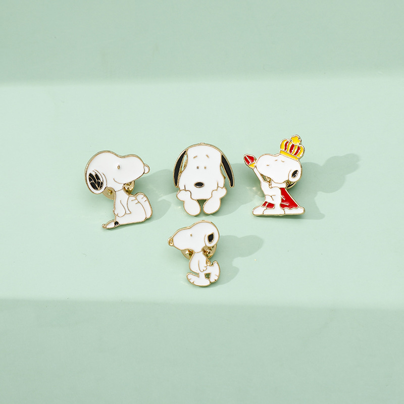 Snoopy Brooch Cute Cartoon Japanese Badge Student Personalized Men's and Women's Pin Collar Pin Bag Decorations