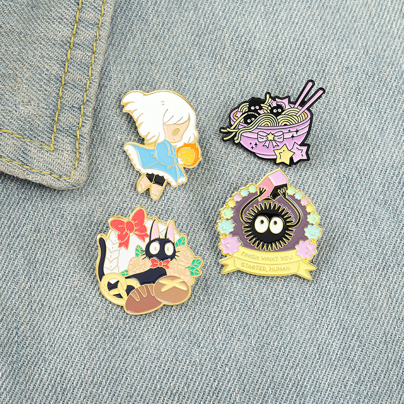 Cartoon creative Japanese cartoon character little girl black cat shape brooch ramen black ball all-Match Badge