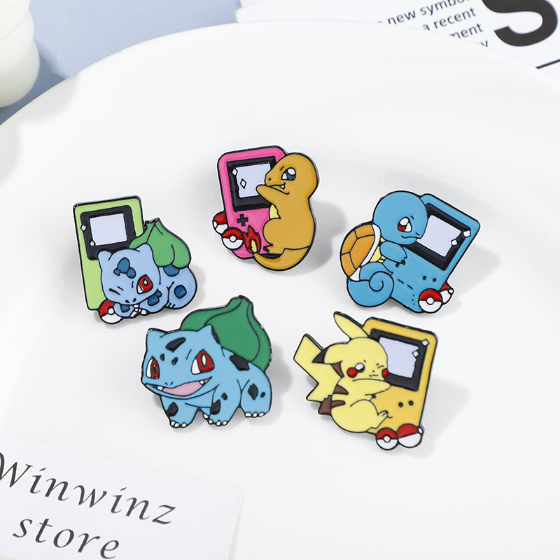 Japanese Cartoon Brooch ins Trendy Personalized Game Machine Medal School Bag Decoration Pin Badge Cute Jewelry Badge