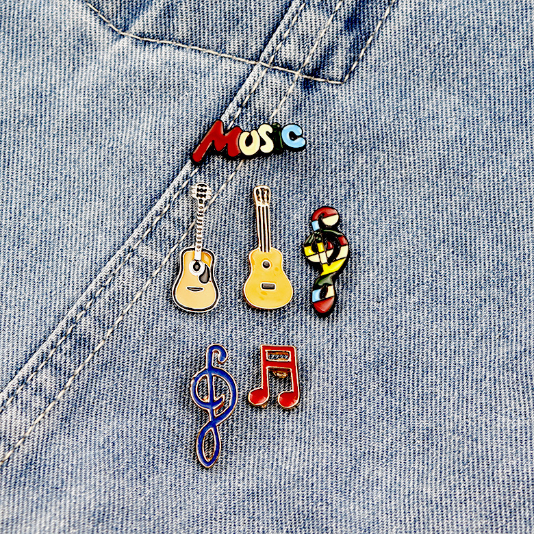 Music Department Note Guitar Badge Alloy Drop Oil Creative Brooch Cram Small Gift Music Class Group Emblem Performance