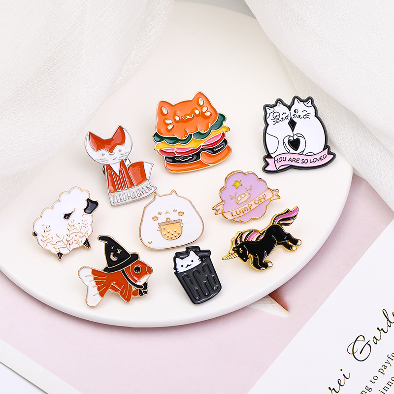 Hot Selling Creative Cartoon Brooch Niche Design ins Halloween Series Metal Badge Factory Outlet