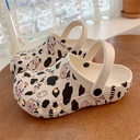 Women's thick-soled hole shoes ins cute cow student soft-soled outer wear closed toe beach drooping sandals women's summer