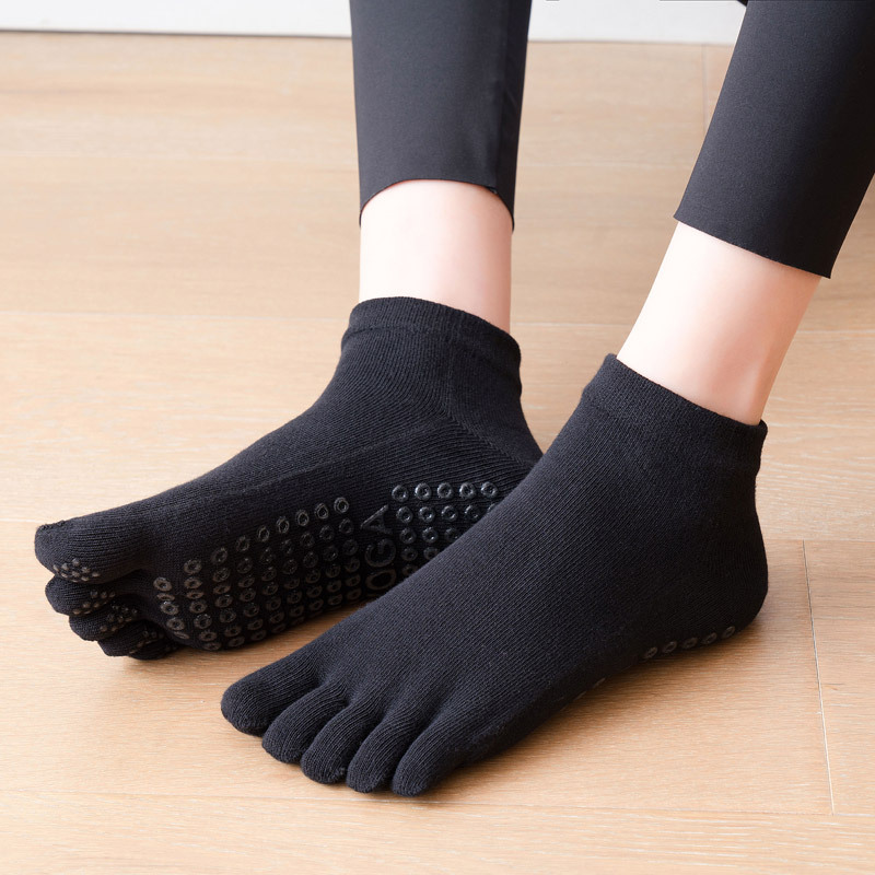 [Factory ] five-finger yoga socks all-inclusive dance socks combed cotton five-toe Pilates Fitness sports socks