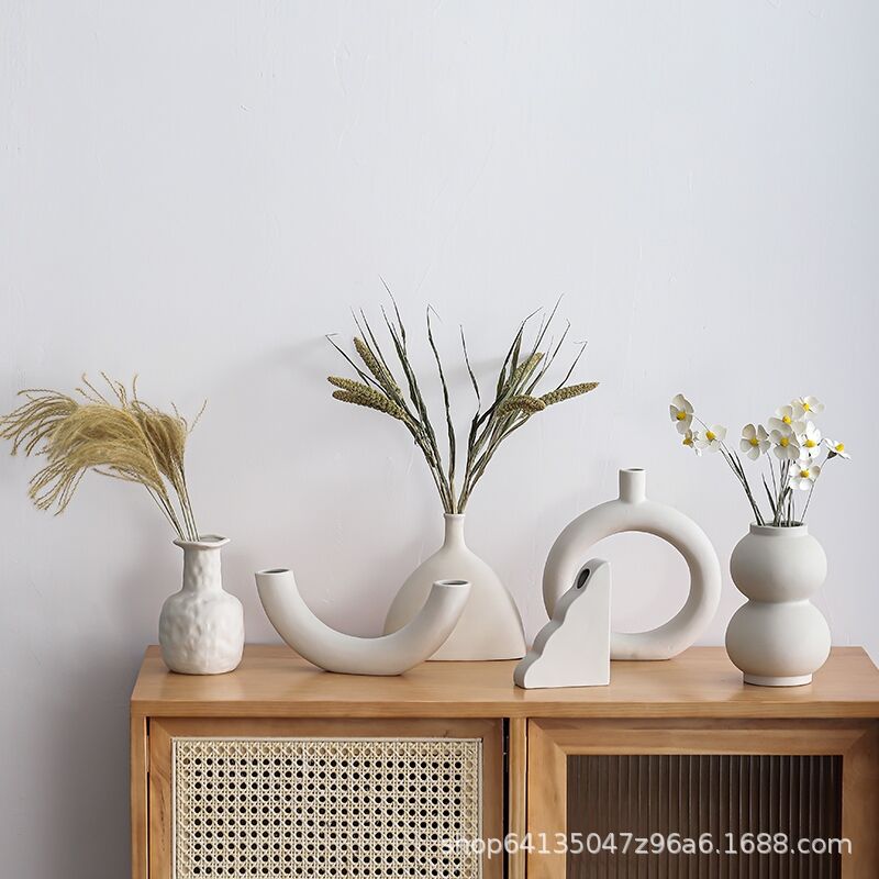 Nordic ins Vase Simple Modern Plain Burned Ceramic Vase Flower Arranging Home Accessories Exhibition Hall Art Ornaments
