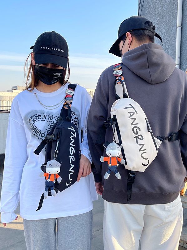 Men's bag women's fashion Messenger Bag Men's sports niche fashion casual shoulder bag personality Japanese chest bag men