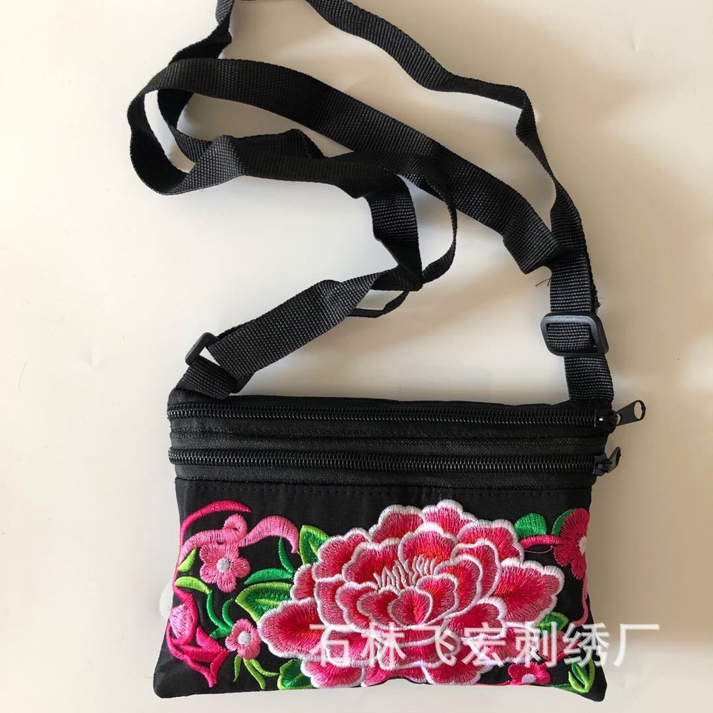 Factory Yunnan ethnic style double zipper embroidery embroidery wallet slung waist bag night market ten yuan shop attractions