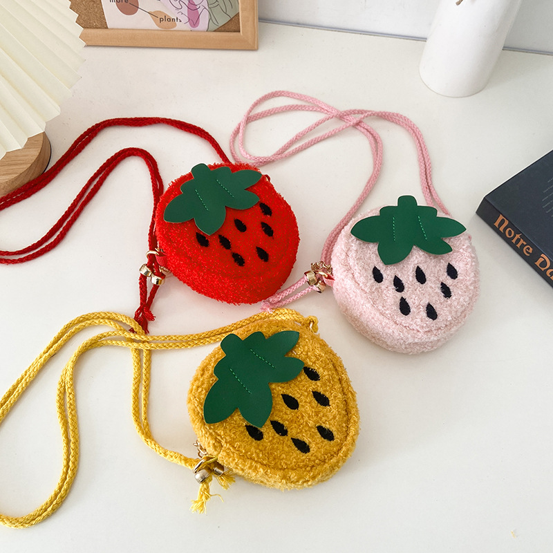 Children's Bag Winter Cute Lamb Velvet Crossbody Bag Strawberry Coin Purse 1-3-5 Years Old Children's Accessories Bag