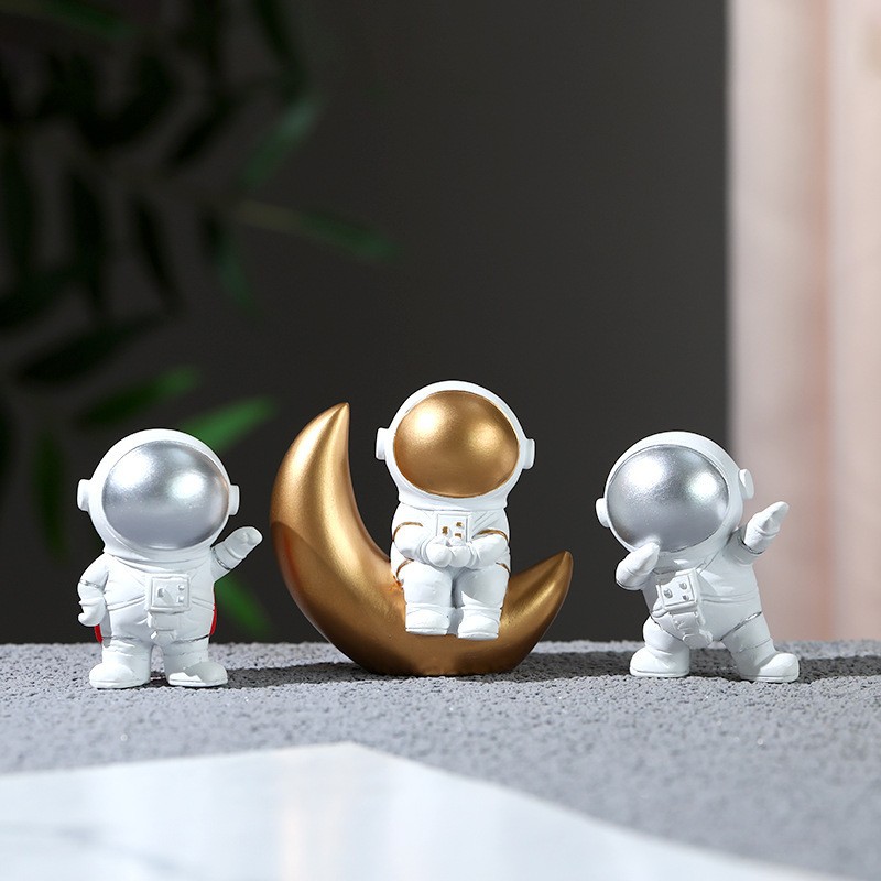 Space Astronaut Mobile Phone Bracket Car Swing Living Room Entrance Home Good Handmade Resin Crafts Small Ornaments