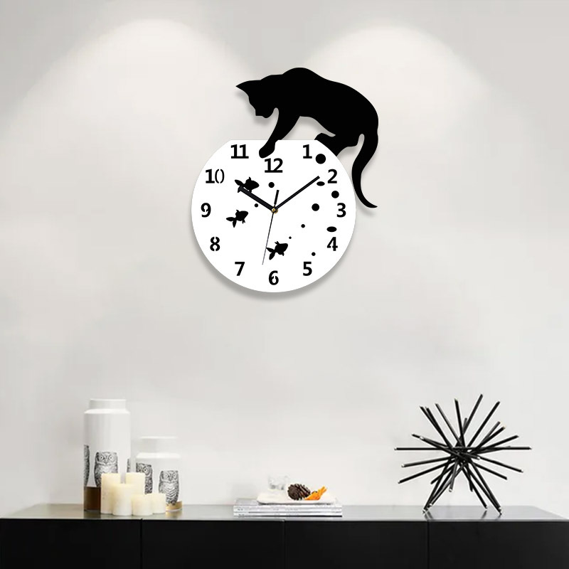 Cartoon fish tank kitten creative wall clock emoyo Nordic quartz wall clock living room decorative wall clock