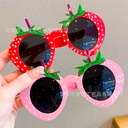 Factory direct super cute strawberry shape party glasses picnic party leisure supplies photo decorations